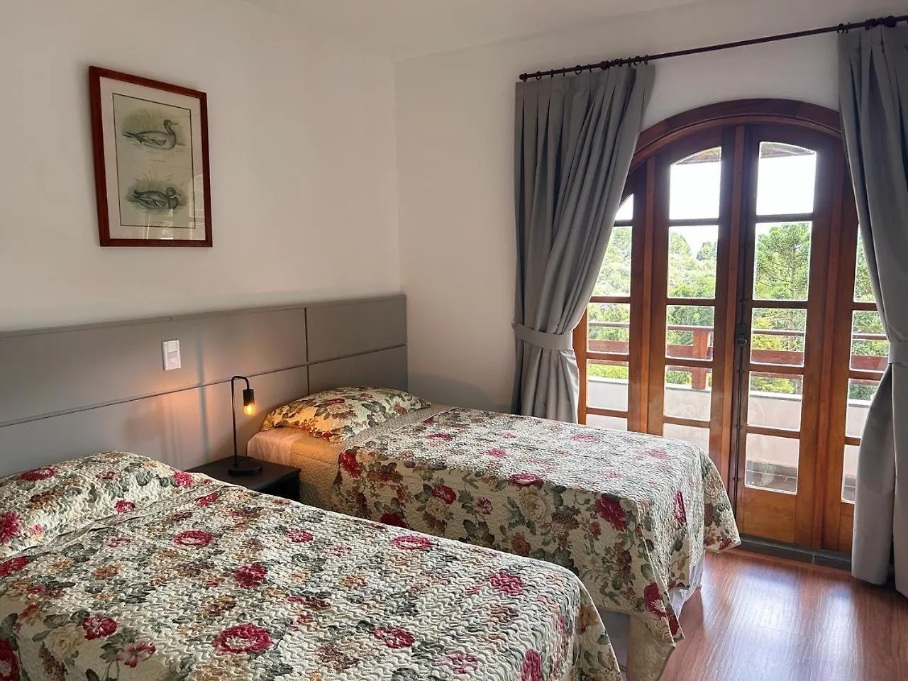 Lindo Apartamento Duplex Com Vista Para Montanha Campos do Jordao Brazil