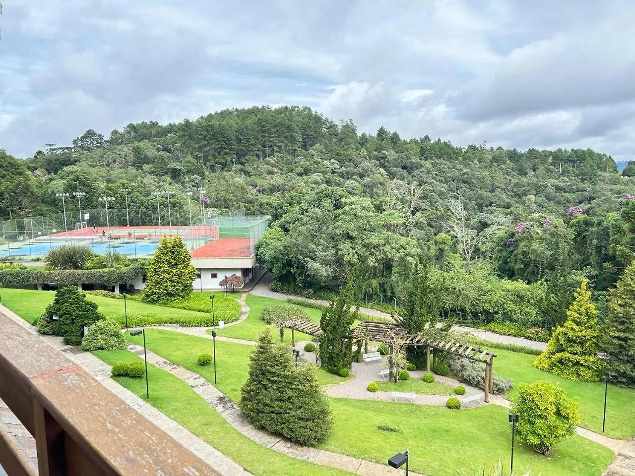 Lindo Apartamento Duplex Com Vista Para Montanha Campos do Jordao 0*,