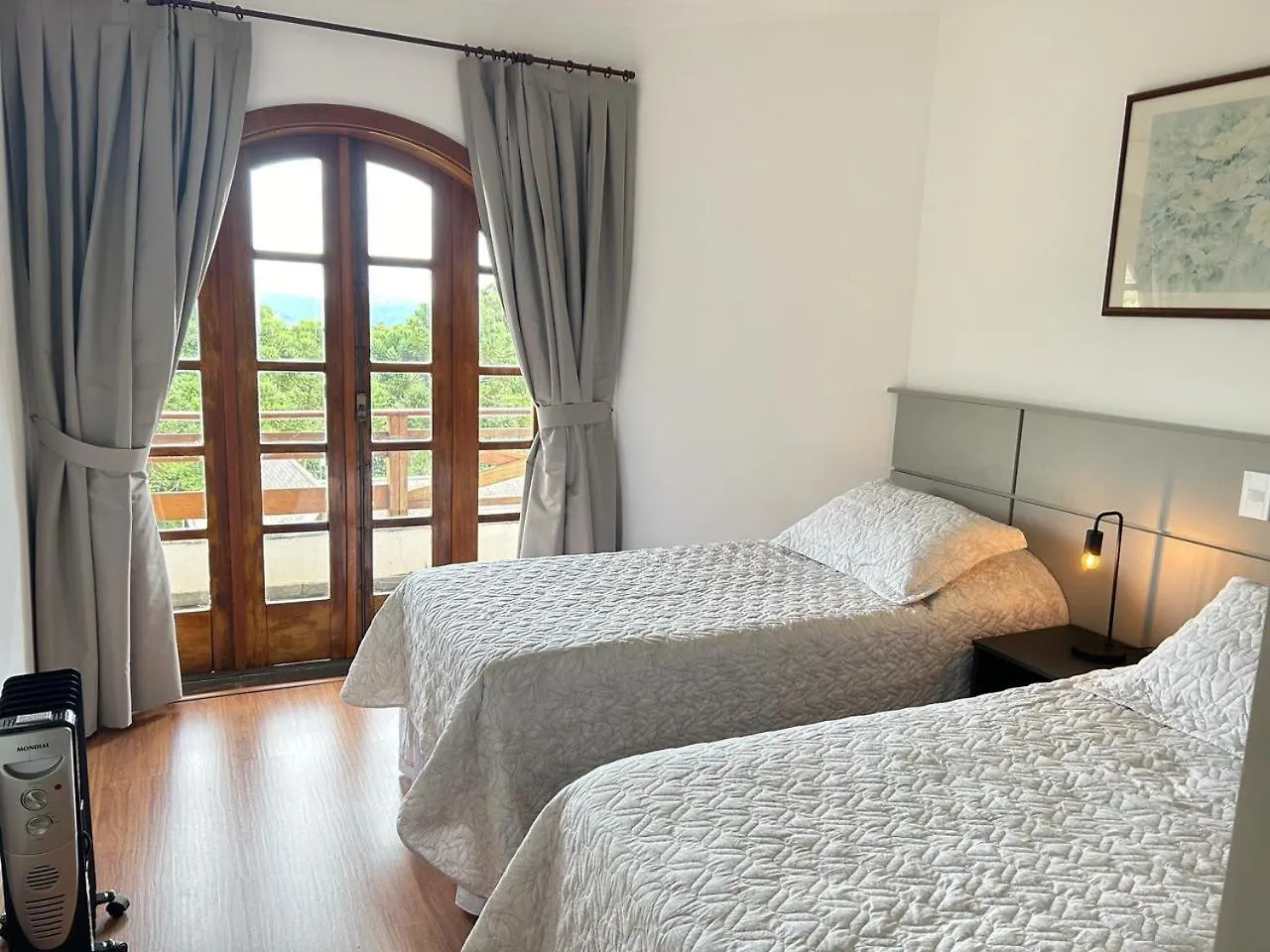 Lindo Apartamento Duplex Com Vista Para Montanha Campos do Jordao Brazil